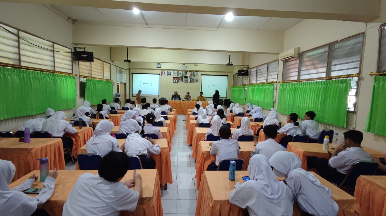 KETUPAT BETAWI : Ketemu Pemustaka Bareng Team Wisata Literasi Di SMPN 2 Jakarta